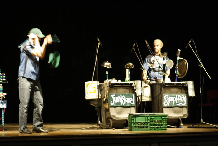 Junkyard Jonny and his diabolo.